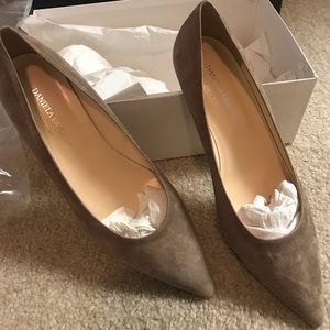 Beige/Nude kitten heels